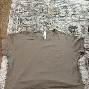 Lululemon cropped tee